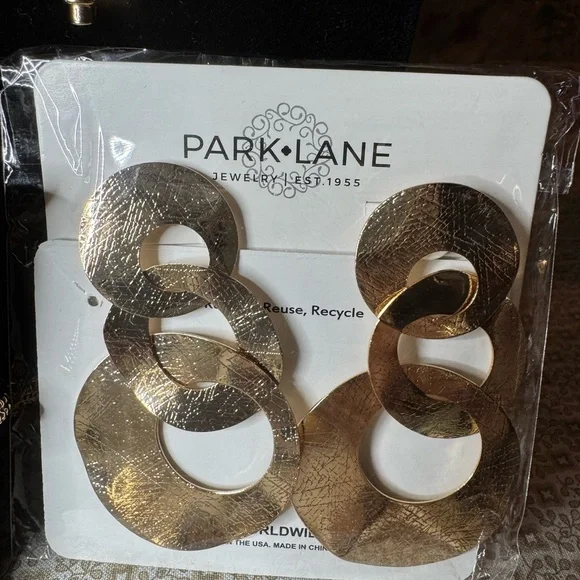 Park Lane Gold Jewelry Set - Picture 4 of 6